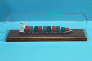Containership "King Byron" type Aker CS1700" (1 p.) MH 2007 in showcase from Conrad